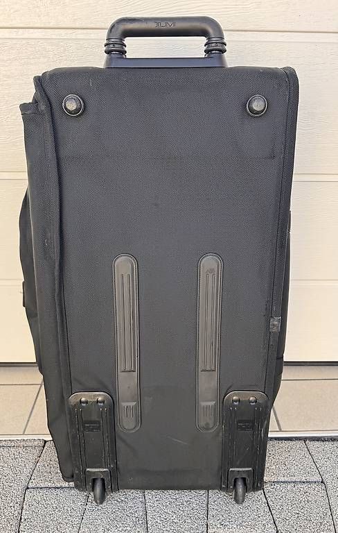 Taschen: Hochwertige Tumi Reisetasche mit Rollen – Gebraucht aus Schönholzerswilen von lin_js9w 1