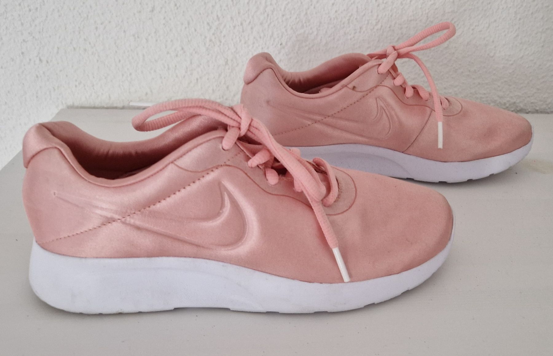 Nike Scarpe da donna: 25) Nike Tanjun Premium – Nuovo (secondo la descrizione) da Menziken venduto da chs_xd76 1