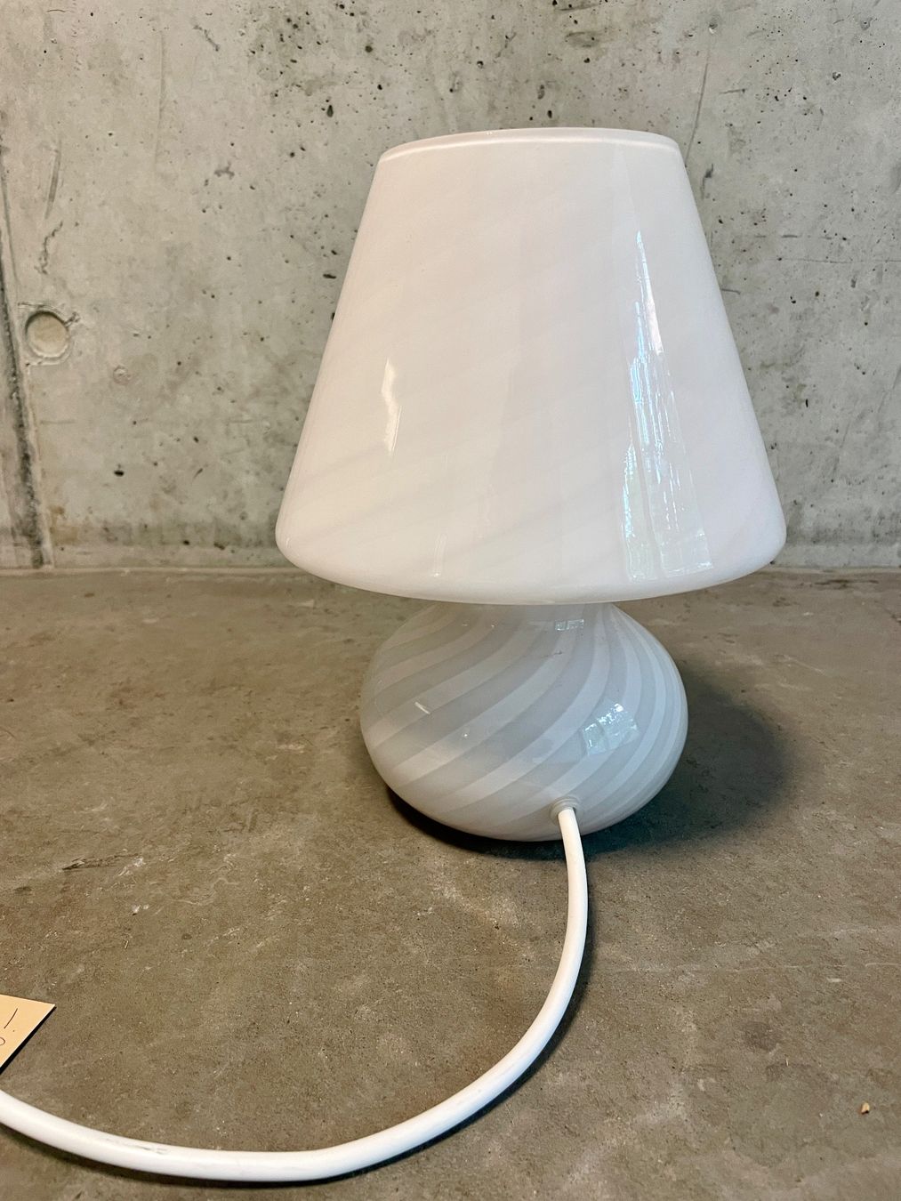 Murano Lampen: Schöne Vintage MURANO Tischlampe – Gebraucht aus Zürich von starch.studio 1