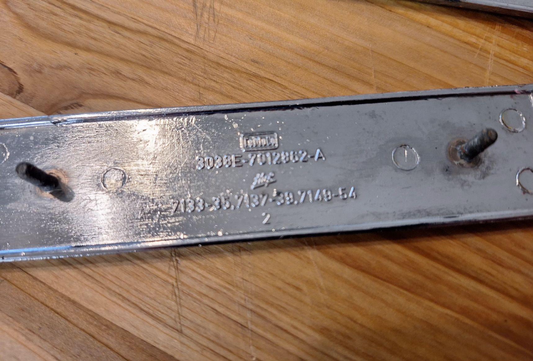 Ford Tutti pezzi di ricambio auto: Ford 1500 Embleme – Usato da Triesen venduto da BLACKSHEEP75 2
