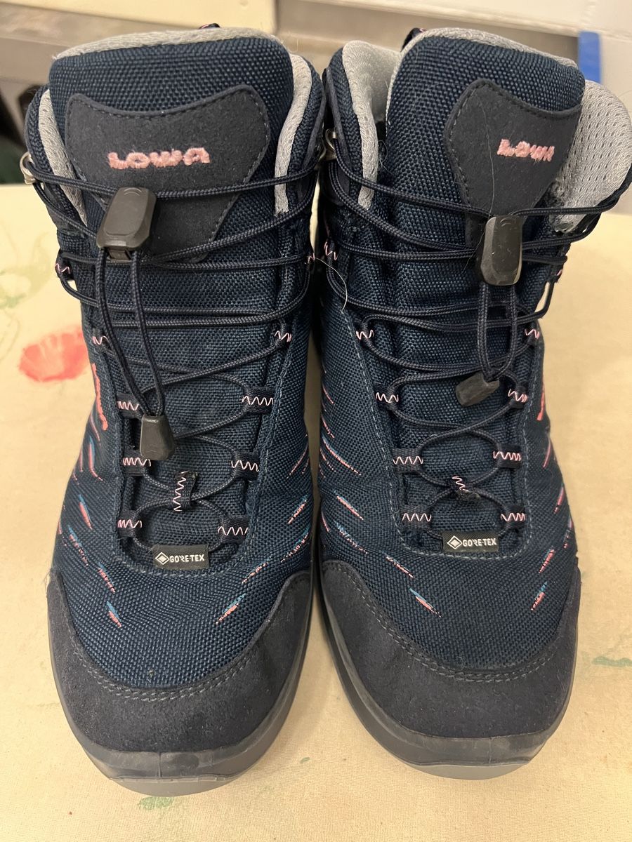 Lowa Chaussures femmes: Wanderschuhe Lowa 39 – D'occasion à Bergdietikon par Marineh2004 1