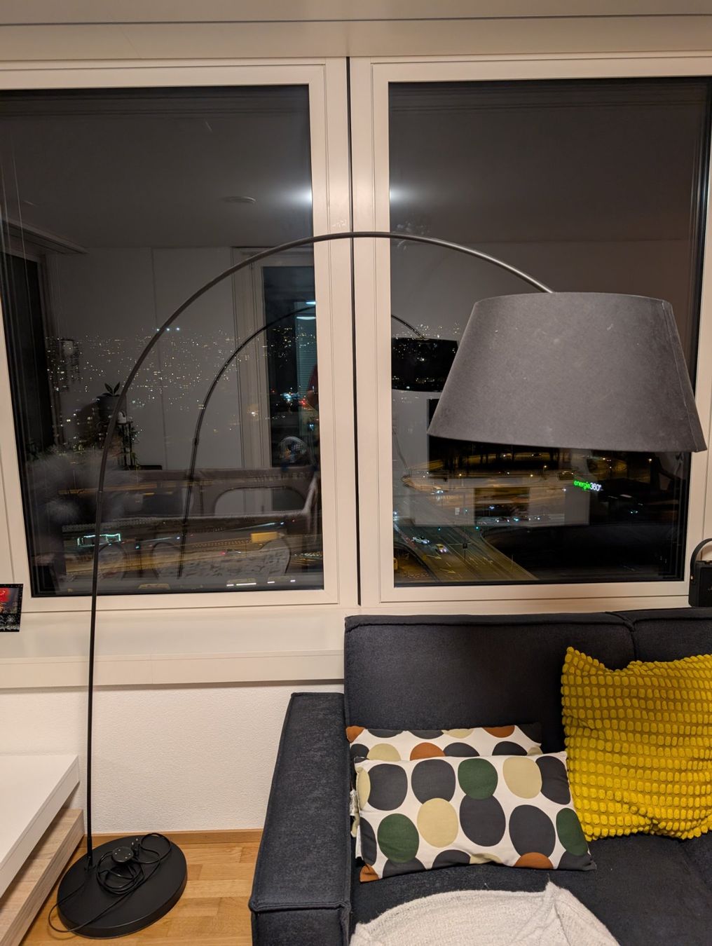 Lampade: Floor Lamp Black/Gold – Usato da Zürich venduto da ara_ztj8