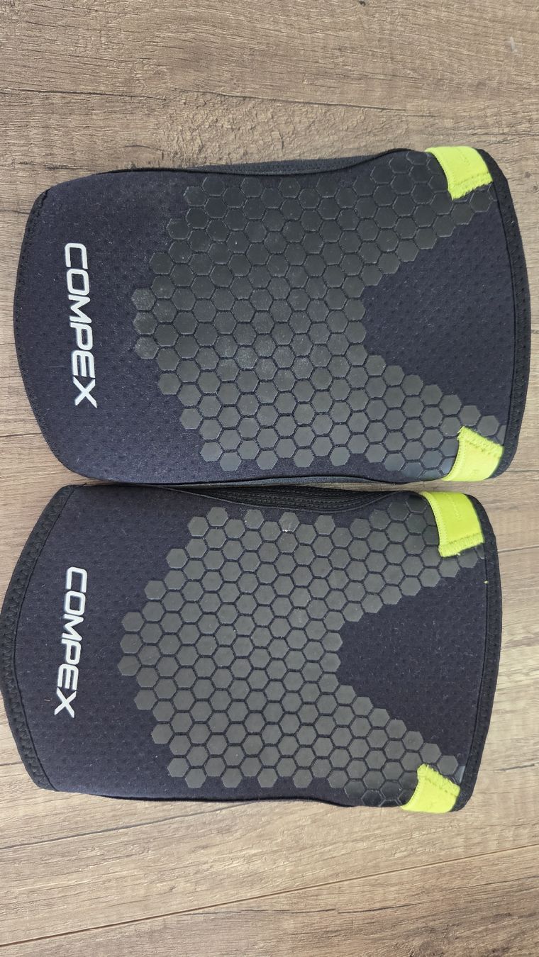 Compex Protezioni & Imbottiture: Compex Genouillères sport taille L – Nuovo (secondo la descrizione) da Tentlingen venduto da Gio93
