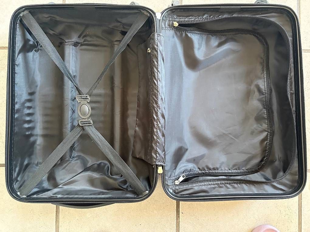 Reisekoffer: Rollkoffer Violett – Gebraucht aus allschwil von sophie141208 3