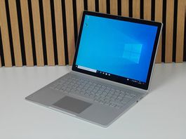 Microsoft Surface Book 13.5 (i7 + 8GB + 256GB) Laptop