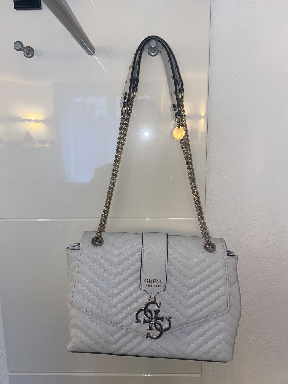 Guess Borse da donna: Guess Handtasche – Usato da Schlieren venduto da Sunshines 1
