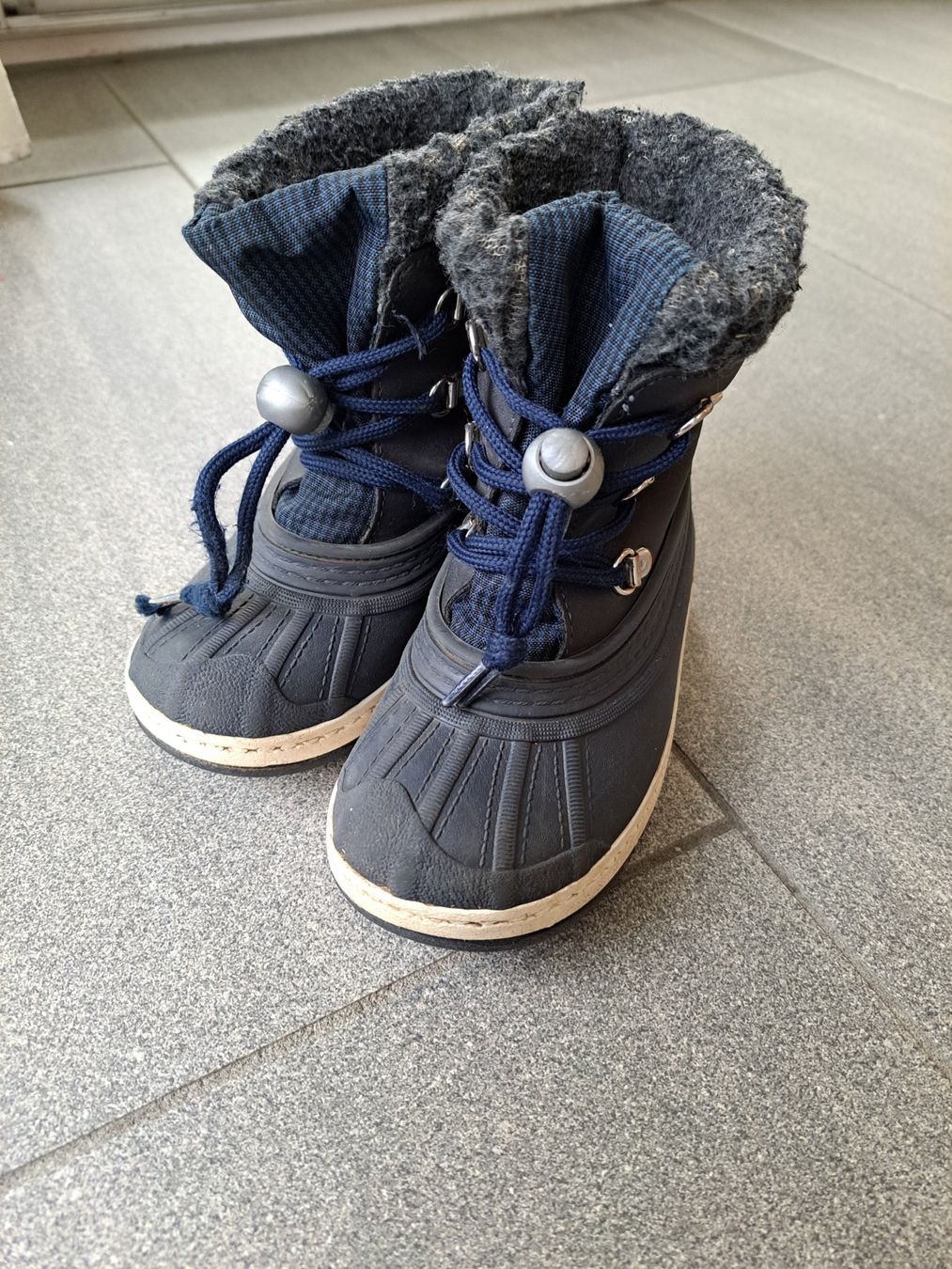 Chaussures garçon: Winterstiefel Gr 24/25 – D'occasion à Bünzen par nagyagi111mail 1
