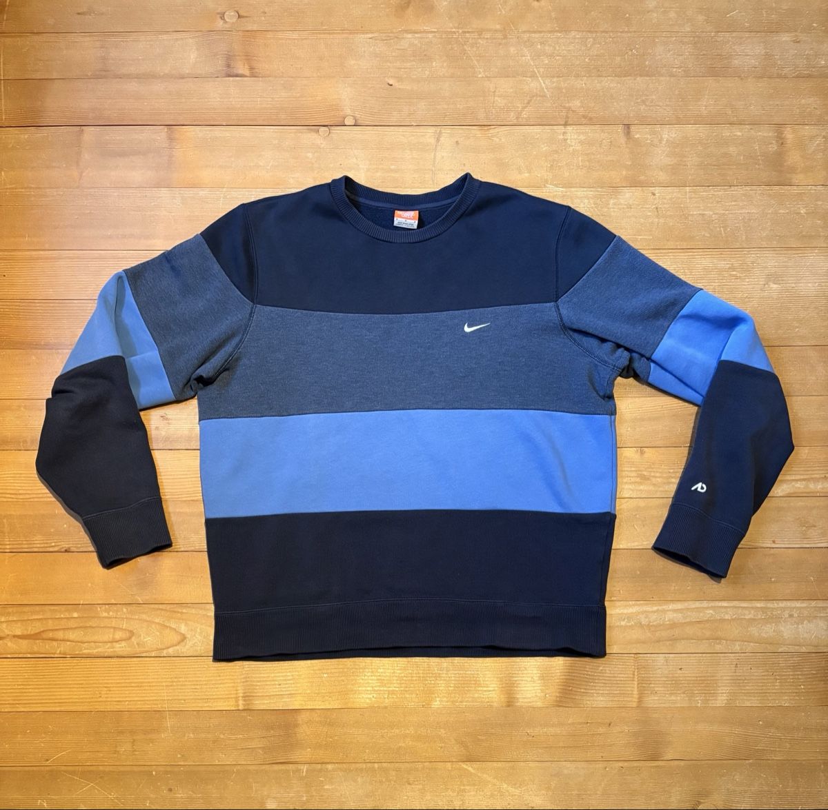 Nike Maglioni & Felpe: Vintage Nike Pullover, Sweatshirt, gestreift, Grösse M – Usato da Freienstein venduto da Golfbueb