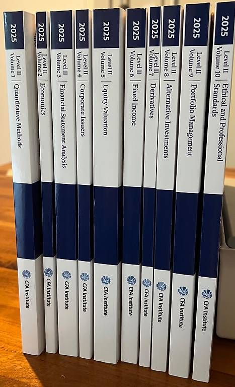 Livres: CFA Level 2 offizielle Unterlagen – D'occasion à Aarau par jug01