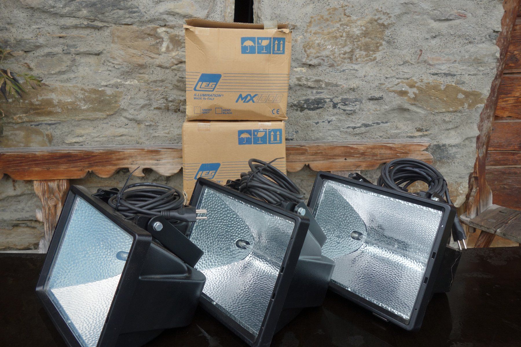 Lampes: Scheinwerfer / Strahler 220 Volt /1000W – D'occasion à Tenna par bergstern