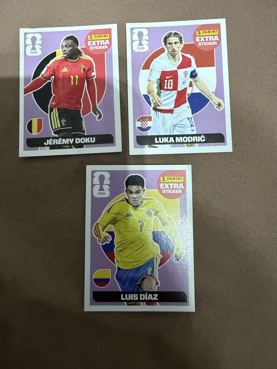 Panini Cartes à collectionner: 3 Extra Sticker, Doku, Modric, Diaz Violet – D'occasion à Renens VD par Eduardo27.