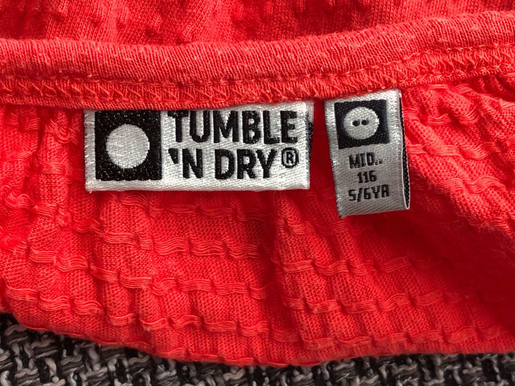 Camicette, T-shirt & Top: Tumble 'n dry Top, Gr. 116 – Nuovo (secondo la descrizione) da Langnau am Albis venduto da snla_scc9 5