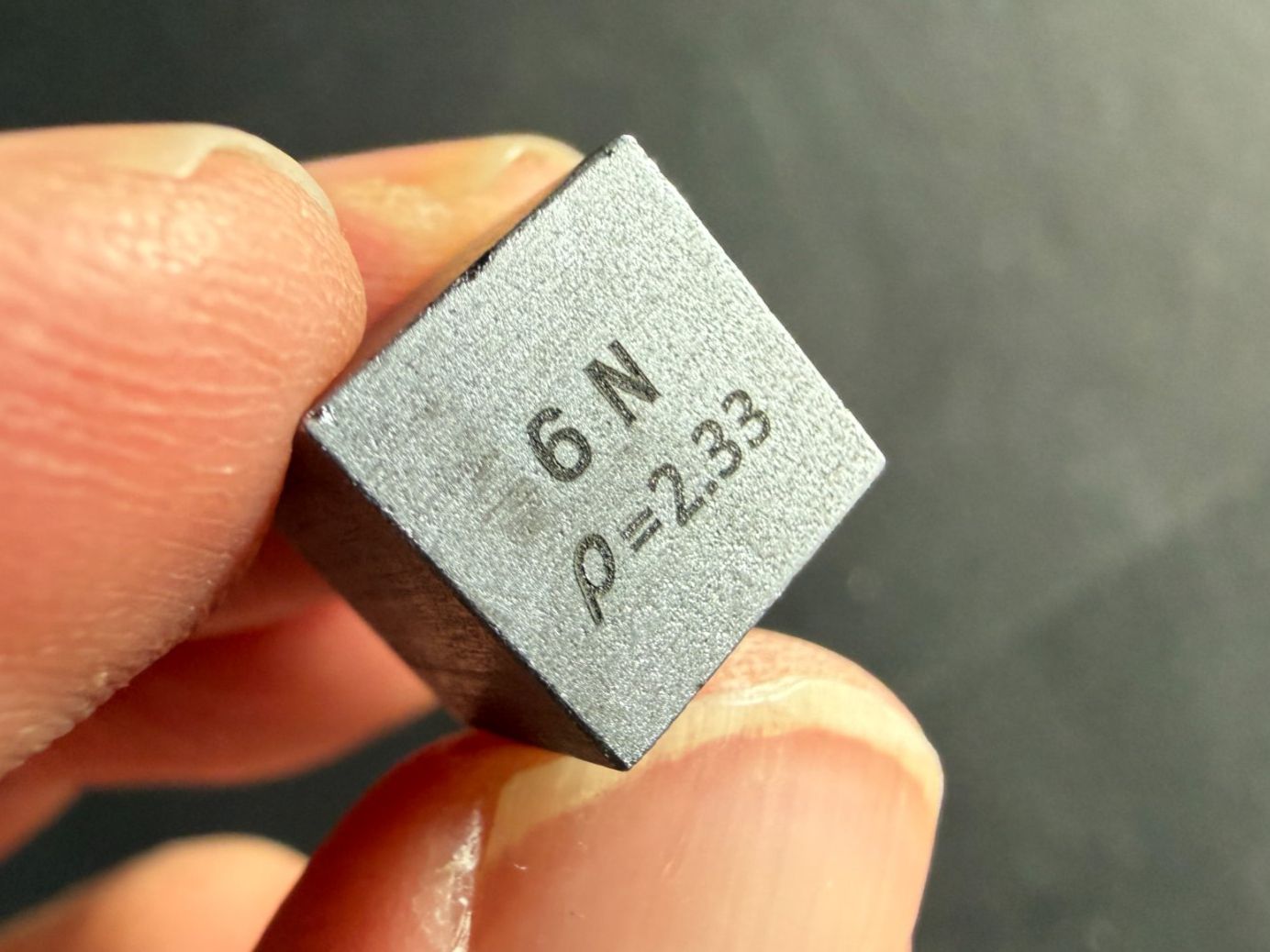 Metalli preziosi: Silizium, Elementwürfel 1x1x1 cm mit Gravur – Nuovo (secondo la descrizione) da Lützelflüh-Goldb venduto da Elementis 2