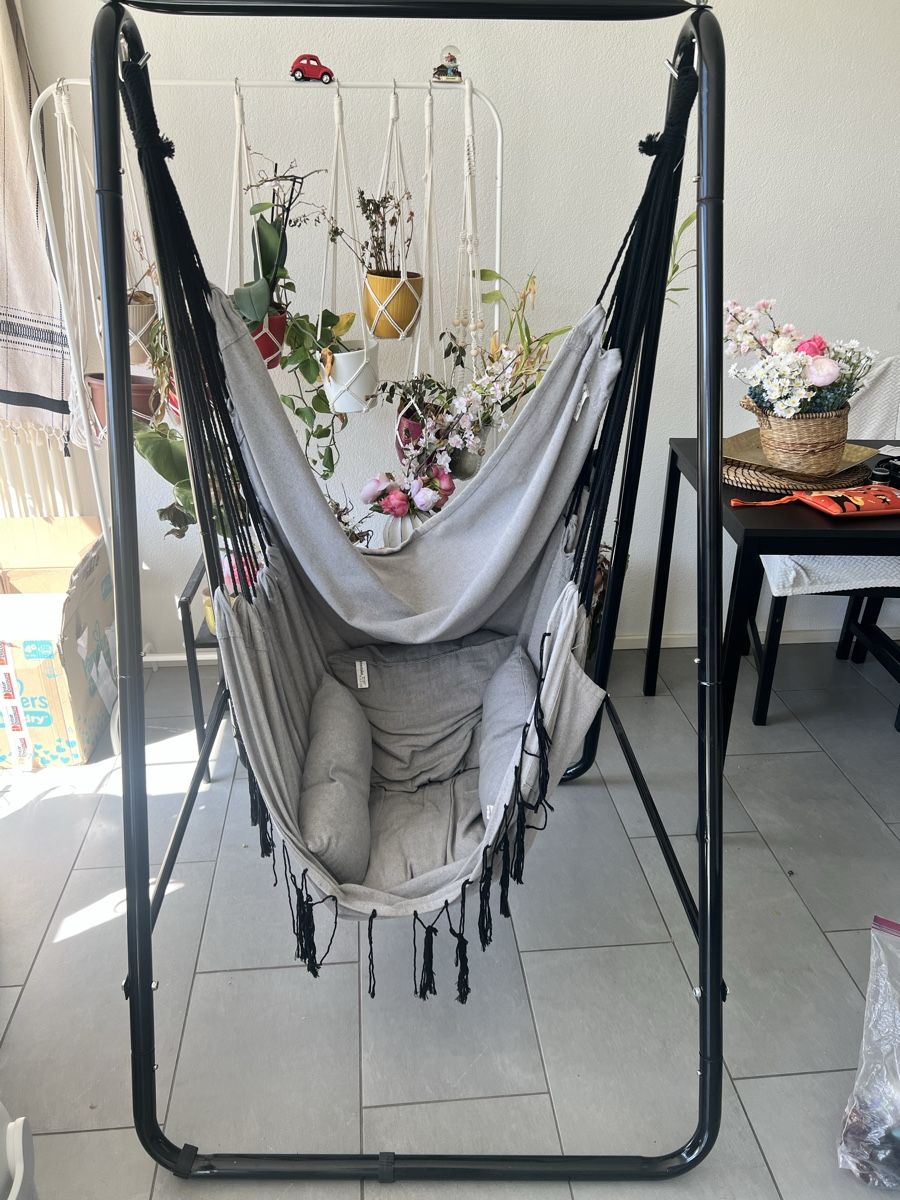 Amache: HangsessHanging Chair with Stand, Grey - Excellent Condition – Nuovo (secondo la descrizione) da Fribourg venduto da pri_b9gq 1
