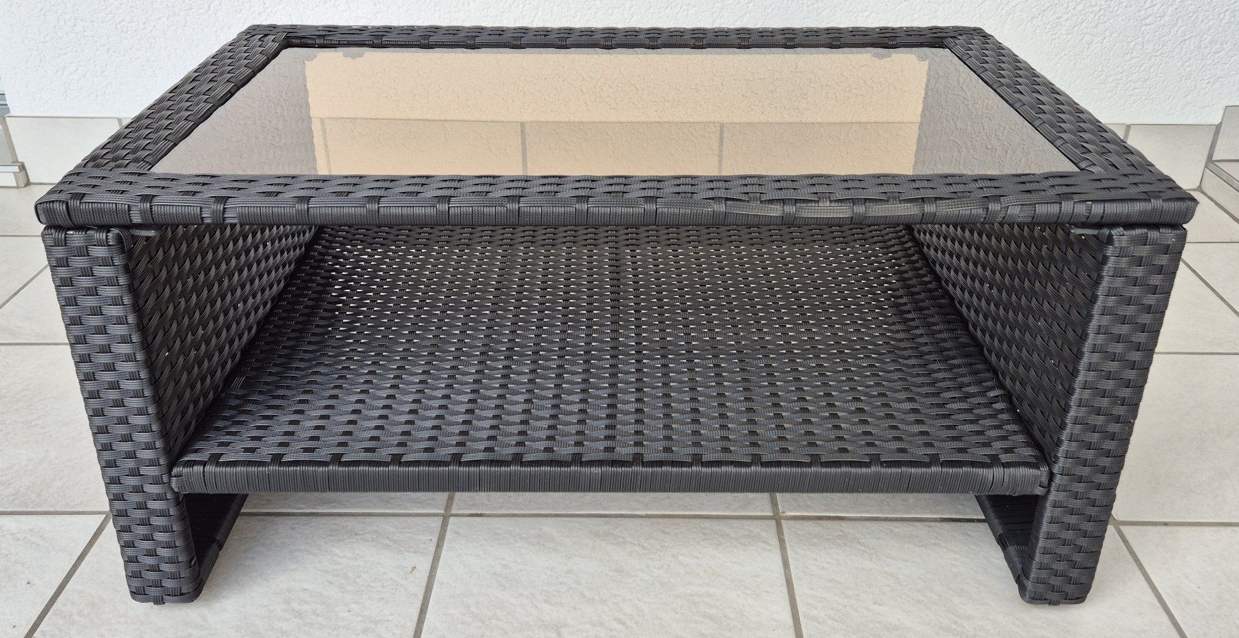 Tische: Gartentisch Rattan-Optik, mit Glasplatte, Ablage – Gebraucht aus Grosswangen von fridolin137 1