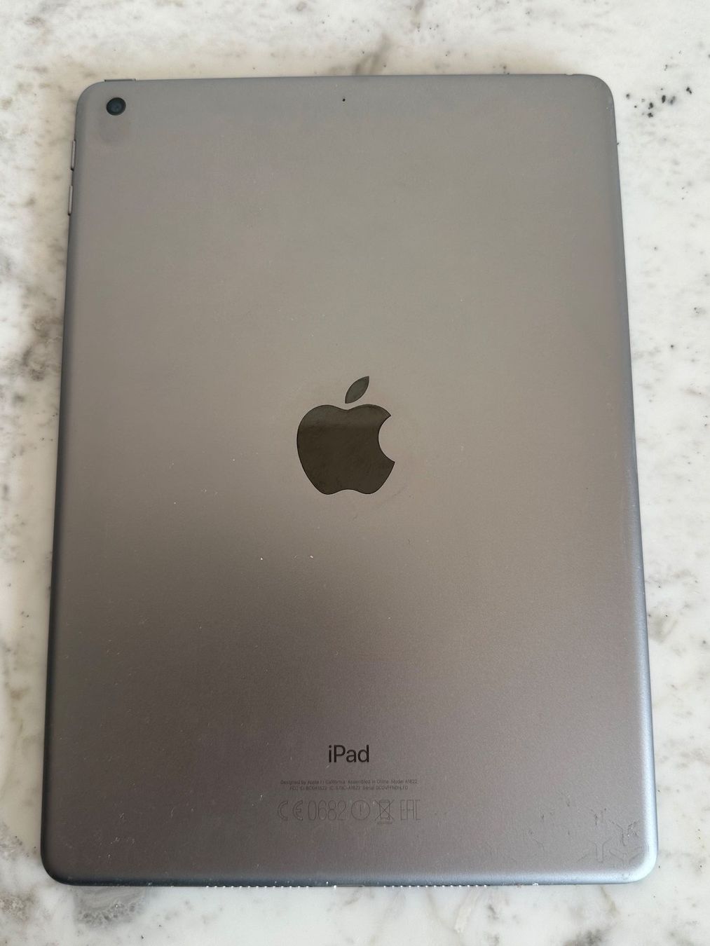 Apple Tablettes PC: Apple iPad 5. Generation 128GB WLAN mit Hülle – D'occasion à Hagendorn par Gember 5