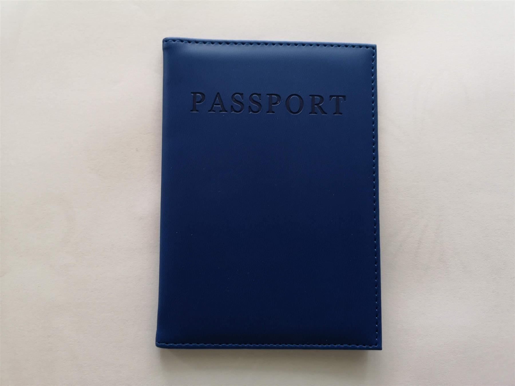 Altro in  Abbigliamento & Accessori: Passhülle Passport Brieftasche (blau) – Nuovo e nell'imballaggio originale da Winterthur venduto da trend-produkte 2