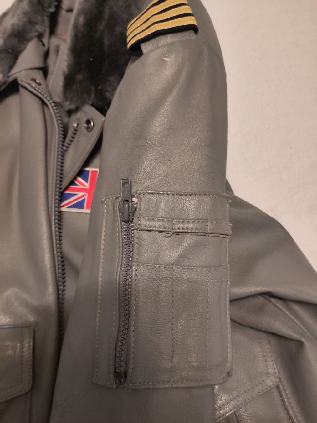 Jacken: Fliegerjacke /Pilotenjacke / Oldtimerjacke / echt Leder grau – Gebraucht aus Weesen von Roge2 8