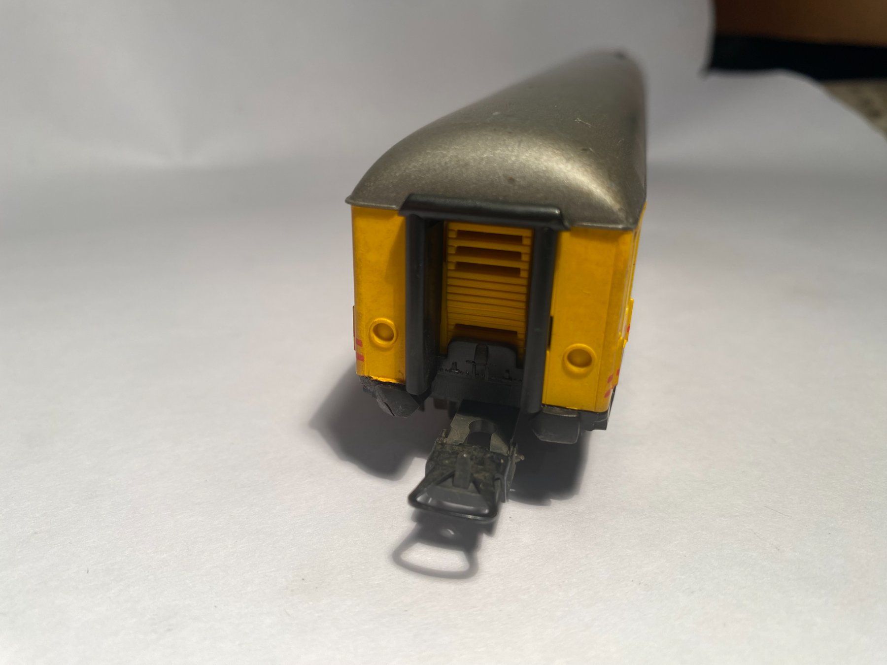 Modellini di ferrovie: IBERTREN Postwagen gelb RENFE, DC Achsen – Usato da Buchrain venduto da Modellbahn11 2