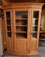 Vitrine aus Altholz