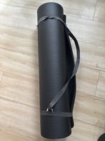 Schwarze Yogamatte, Gymnastik & Pilates!