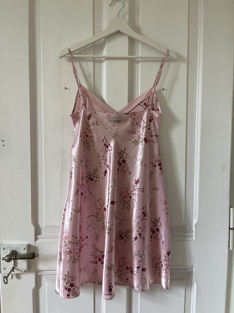 Kleider: Satinkleid IN LINEA Pink Blumenmuster  – Gebraucht aus Bern von valery_la_cherry 3