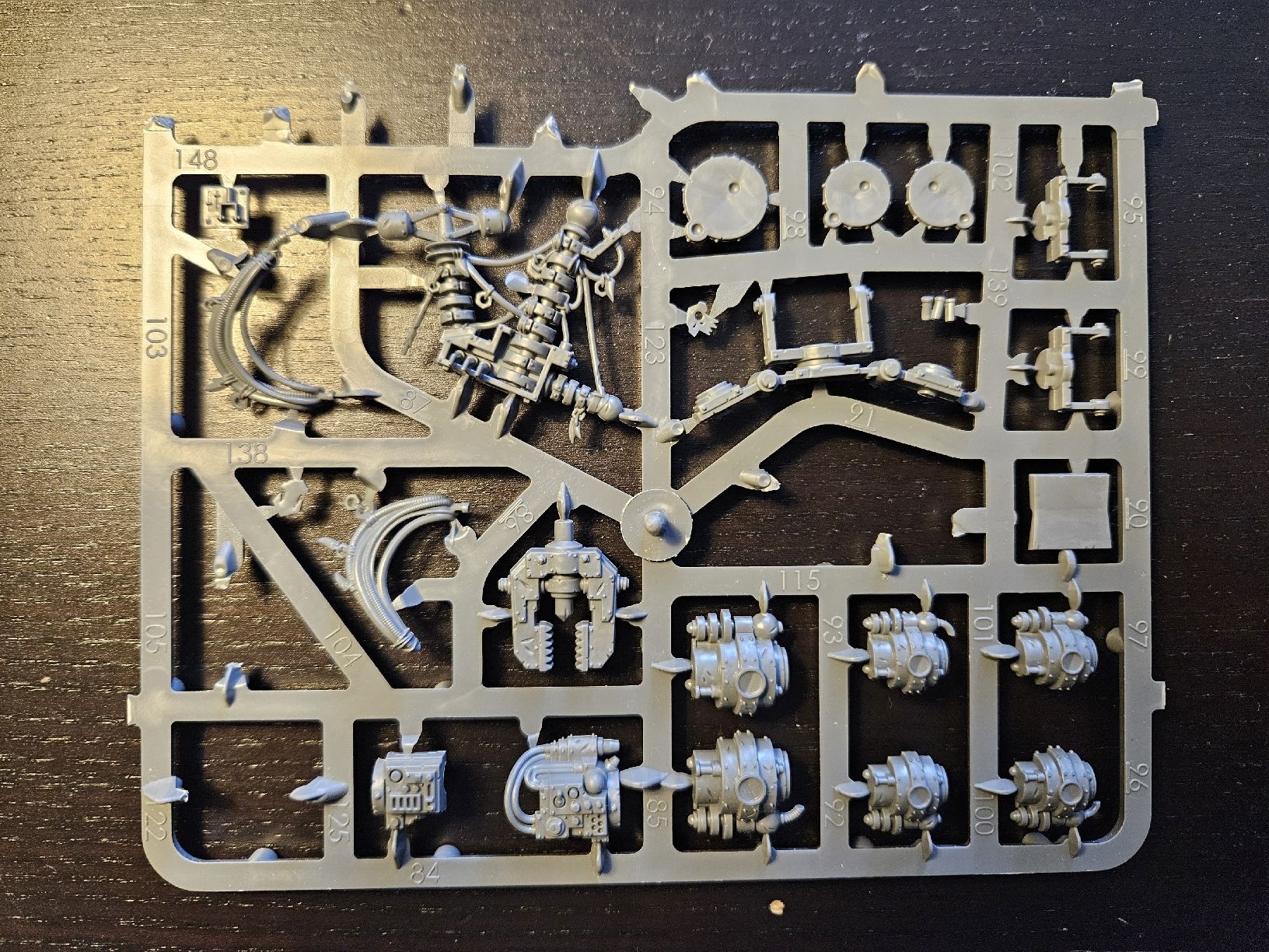 Kits de montage: Warhammer 40K - Bits - Ork Big Mek in Mega Armour bits – D'occasion à Genève par lec_2k2j