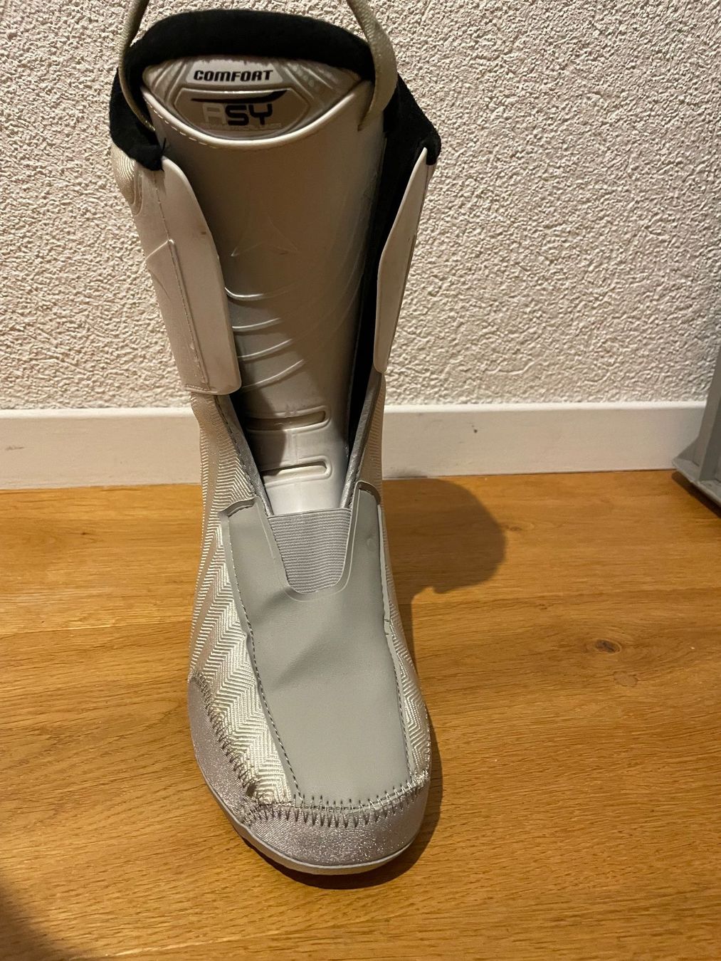 Atomic Scarpe da donna: Atomic Damenskischuhe Grösse 25.5 – Usato da Oberhofen Thun'see venduto da bluefootedboby 5