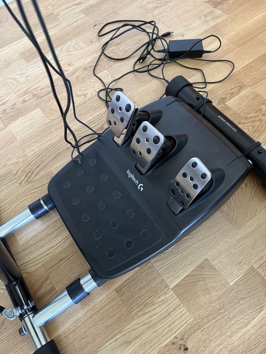 Giochi: Logitech G G29 & Wheel Stand Pro Deluxe V2 – Nuovo (secondo la descrizione) da Zuchwil venduto da snake54 2