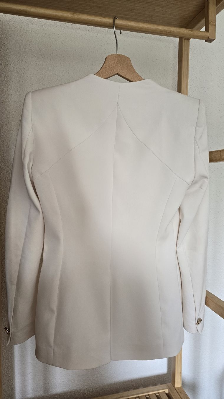Giacche: Sass & Bide white shaped jacket with gold buttons size 8 – Usato da Wislikofen venduto da Riko007 2