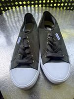 Chic Khaki Navyboot Sneakers - Perfect for Spring Walks!