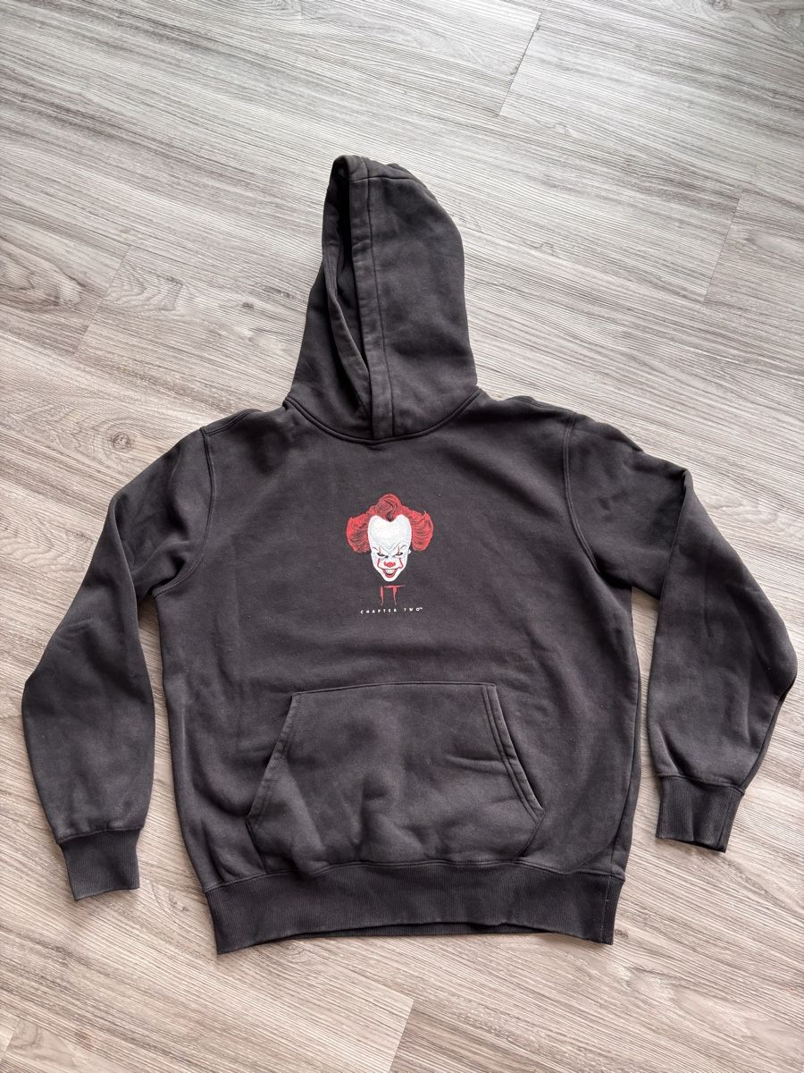 Pullover & Sweatshirts: IT Chapter Two Hoodie Grösse S – Gebraucht aus Gossau SG von Swisslady25 1