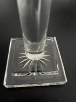 Paire de bougeoirs anciens en verre cristallin taillé