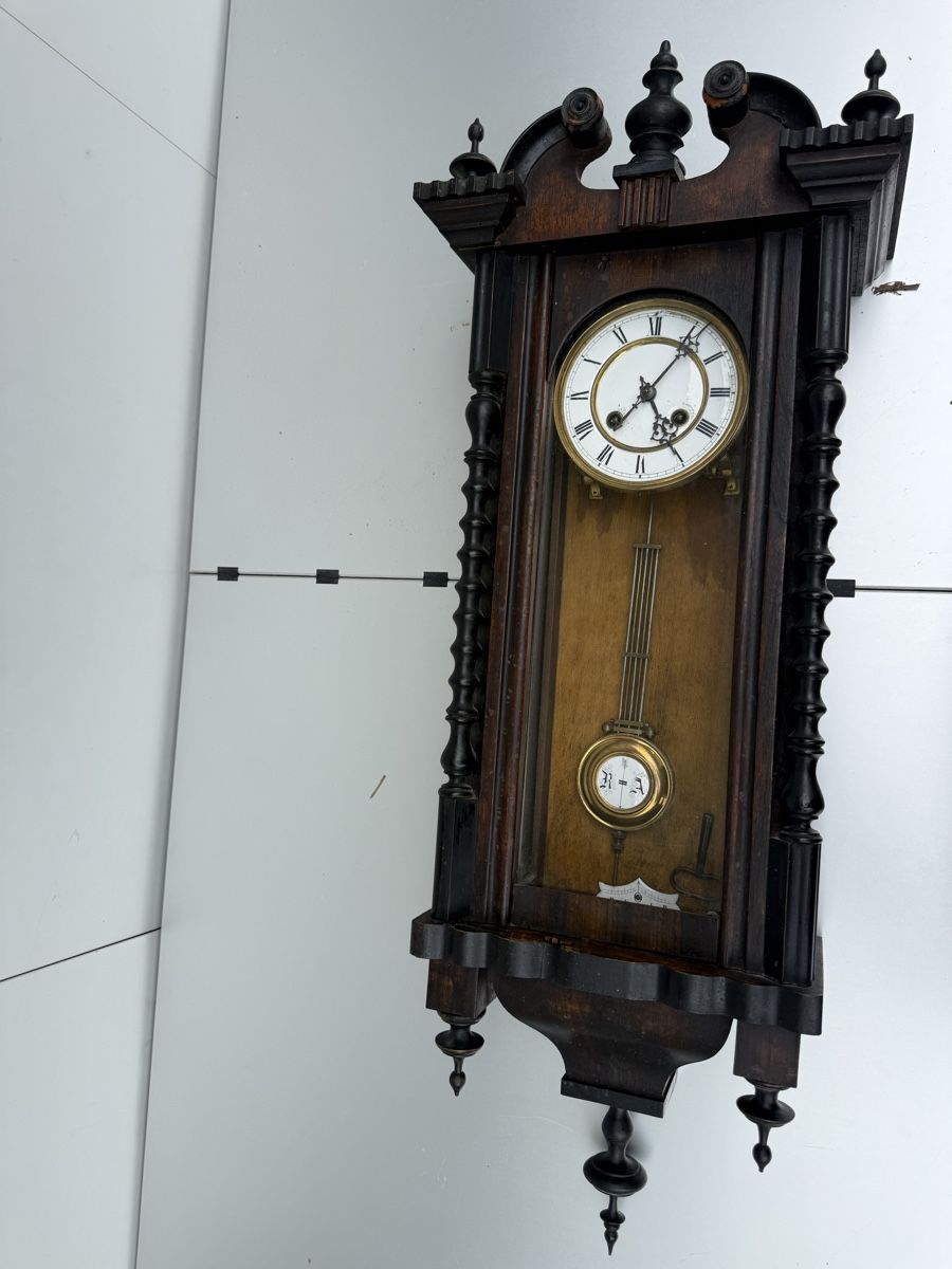 Orologi da terra & Orologi da parete: Antique Wall Clock with Pendulum - Swiss Craftsmanship! – Usato da Liebefeld venduto da Khampa