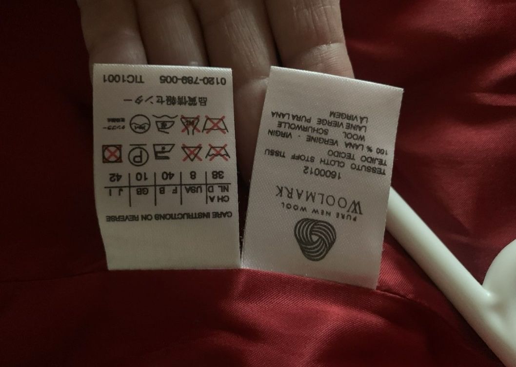 Max Mara Cappotti: Max Mara Mantel Rot – Usato da Ermatingen venduto da carmen_steiner 2