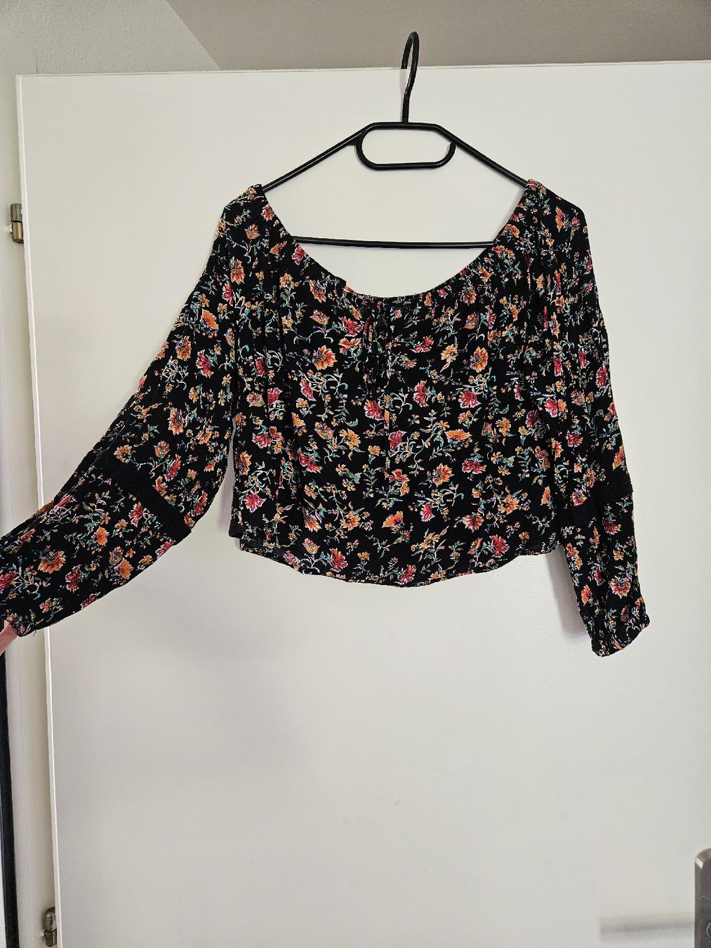 Tops: Haut fleuri taille XS – Gebraucht aus Vétroz von sas_yln5