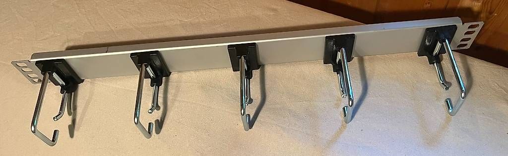 Altri accessori: 19" Kabelhalter Rackblende 1HE – Usato da Zürich venduto da Ciccione88