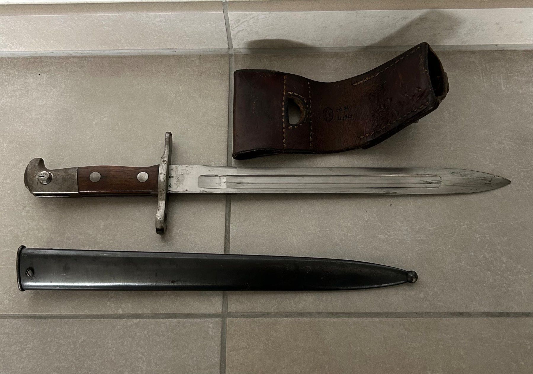 Schweizer Armee Armi bianche: Original Schweizer Armeebajonett Stgw 57 Wenger mit Scheide – Usato da Uhwiesen venduto da winter8240