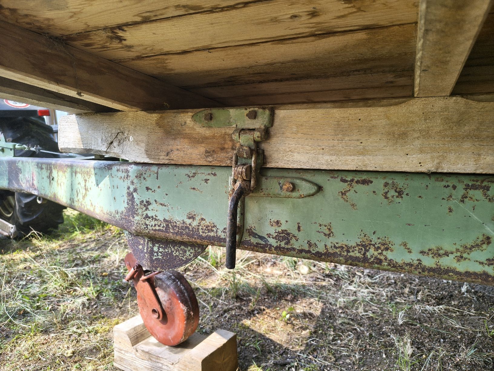 Rimorchi: Anhänger Flachwagen mit Holzplattform gebraucht – Usato da Oberuzwil venduto da uelimaen 3