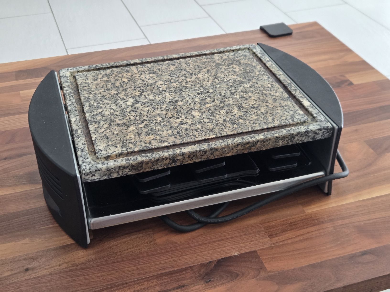 Trisa Elettrodomestici da cucina: Ttisa Raclette-Grill Hot Stone – Usato da Bülach venduto da DontPushTheButton