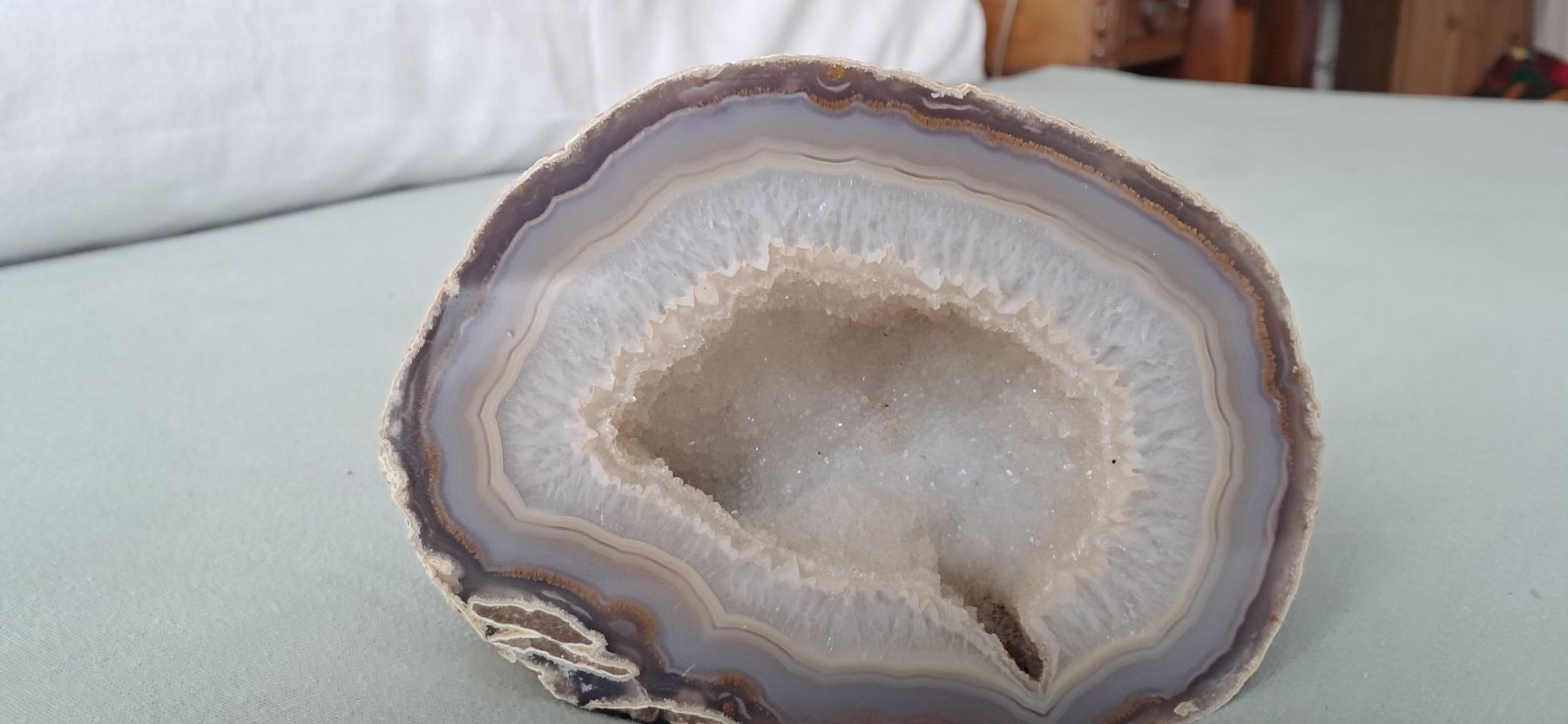 Minerali & Pietre curative: Weiss beige grauer Achat-Geode, 14.5 cm breit – Usato da Chur venduto da Okapi77 2