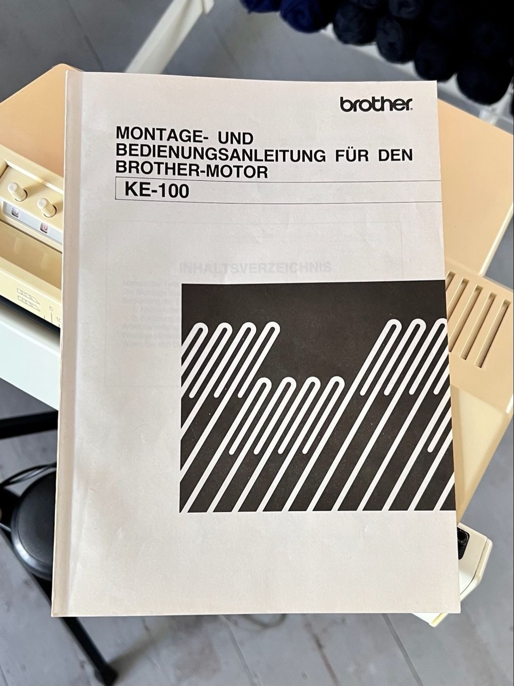 Brother Macchine da cucire: Brother KE-100 Motor Strickmaschine – Usato da Plons venduto da Zimpfer 3