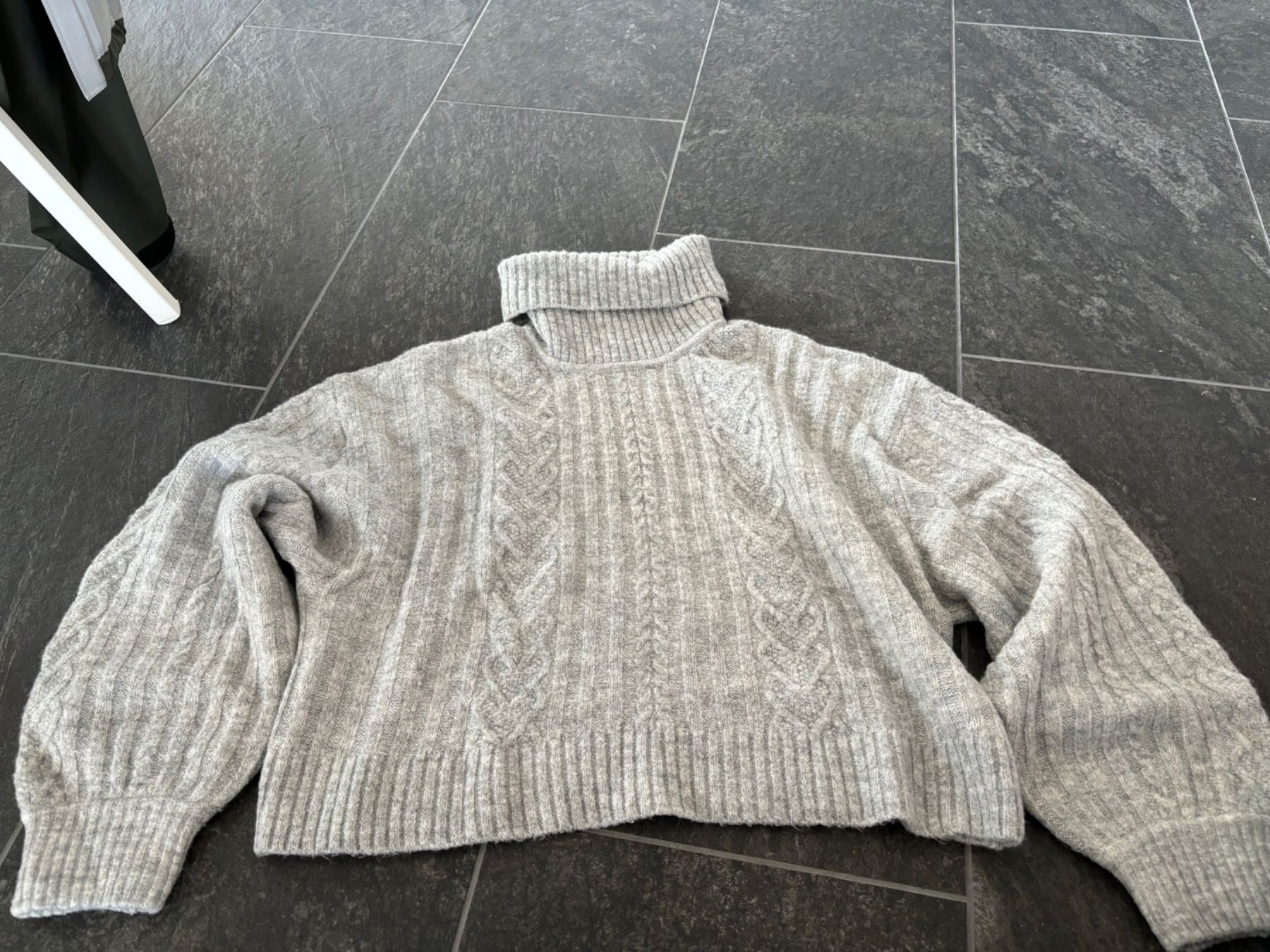 H&M Maglioni & Felpe: Pullover ~olivengrün -  Gr. M – Usato da Stadel venduto da Chanel_5