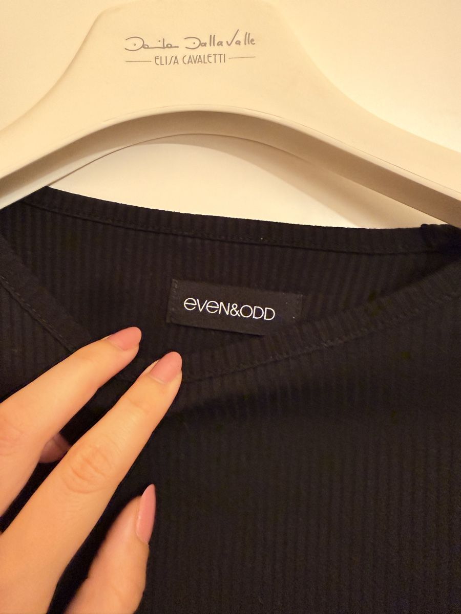 T-shirt: Doppelpack T-Shirts schwarz und weiss – Usato da Oberrohrdorf venduto da a._.w 1