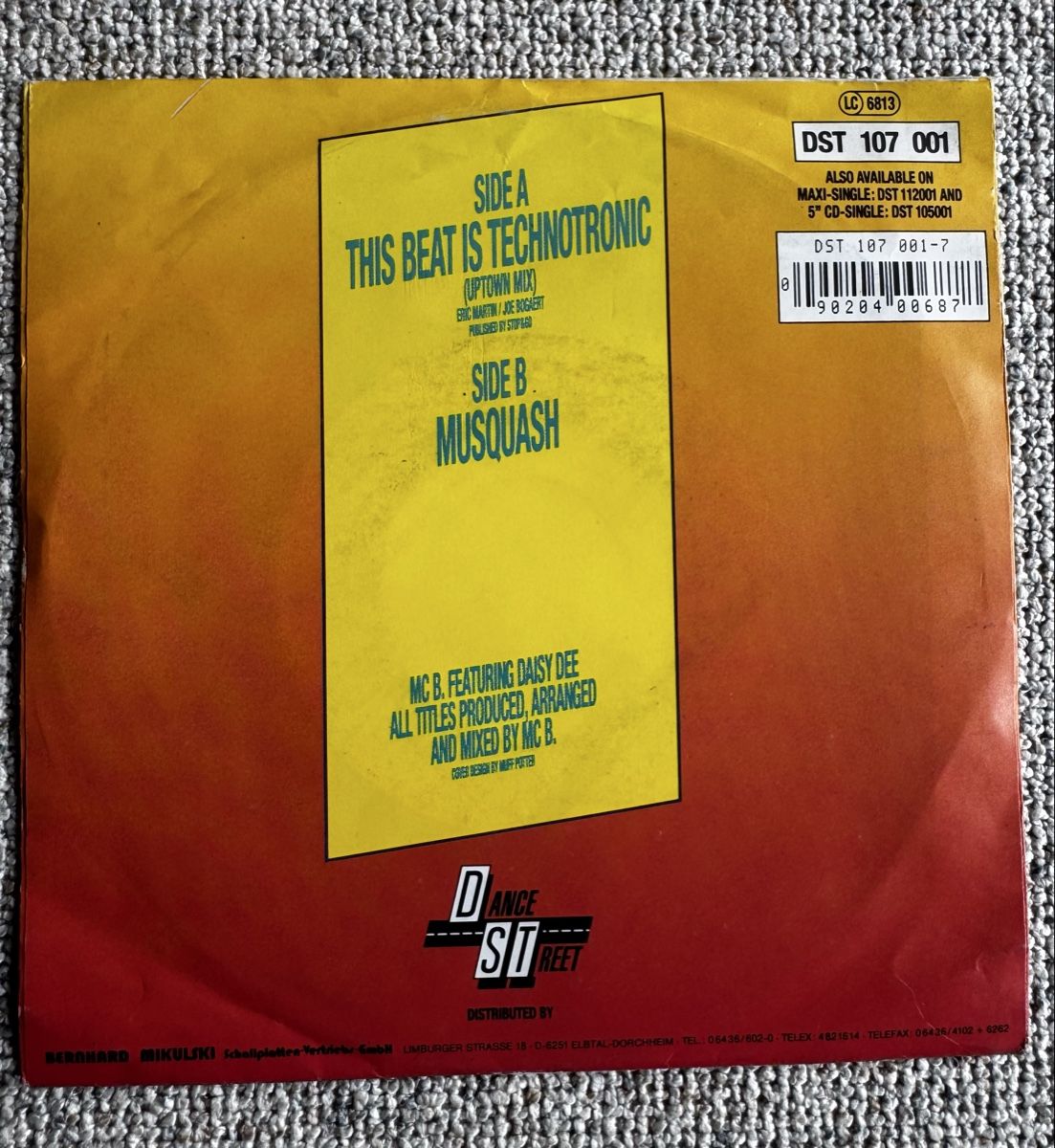 Dischi in vinile: MCB. feat. Daisy Dee -This Beat is Technotronic - 7" Single – Usato da Rorbas venduto da BlackstarRecords 1