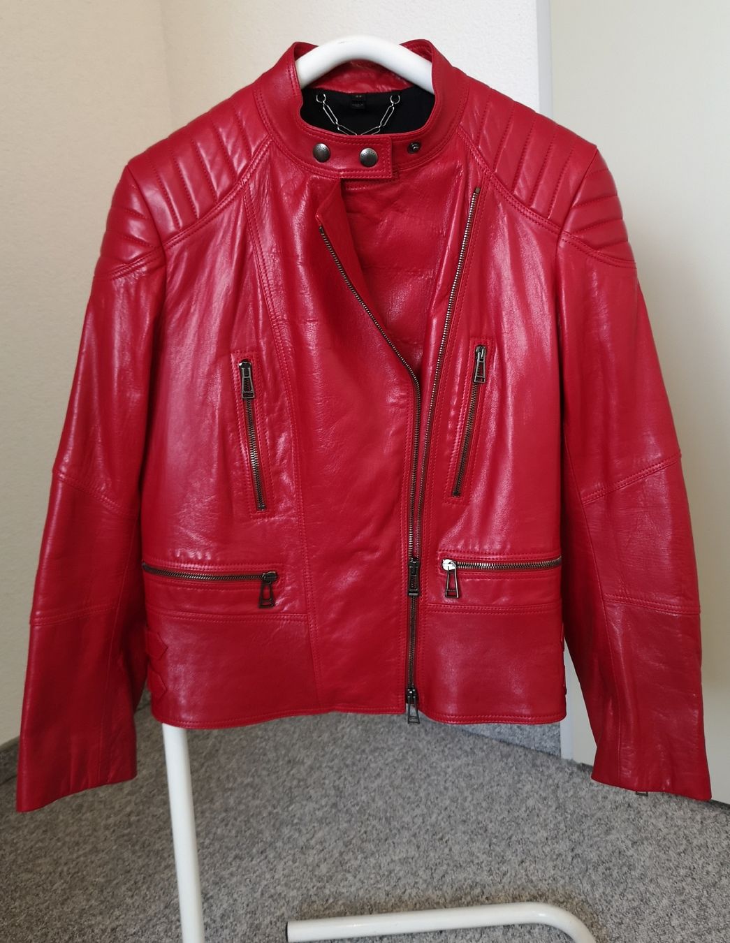 Belstaff Giacche: Damenlederjacke rot Belstaff – Nuovo (secondo la descrizione) da Schaffhausen venduto da Captancemo 1
