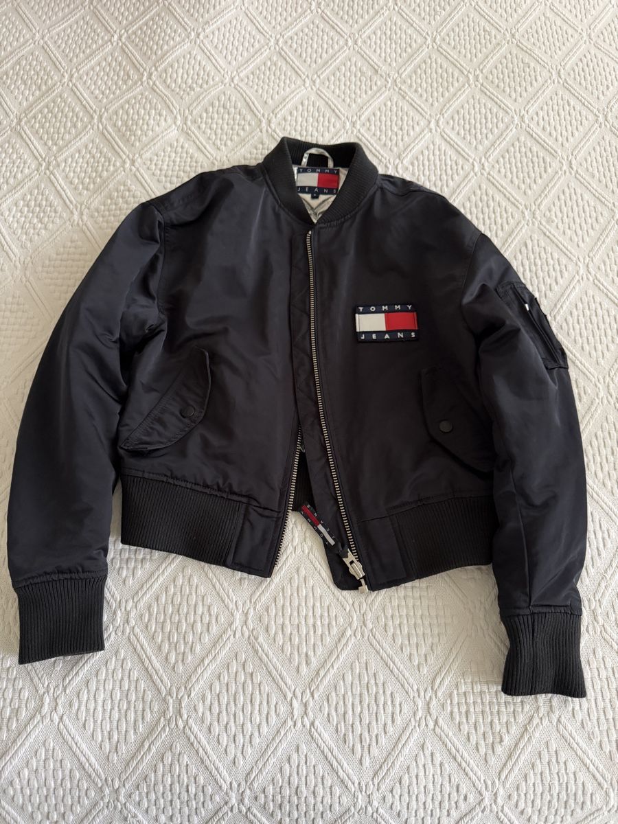 Tommy Hilfiger Jacken: Tommy Hilfiger Bomberjacke Gr. S – Gebraucht aus Erlinsbach SO von VWV1