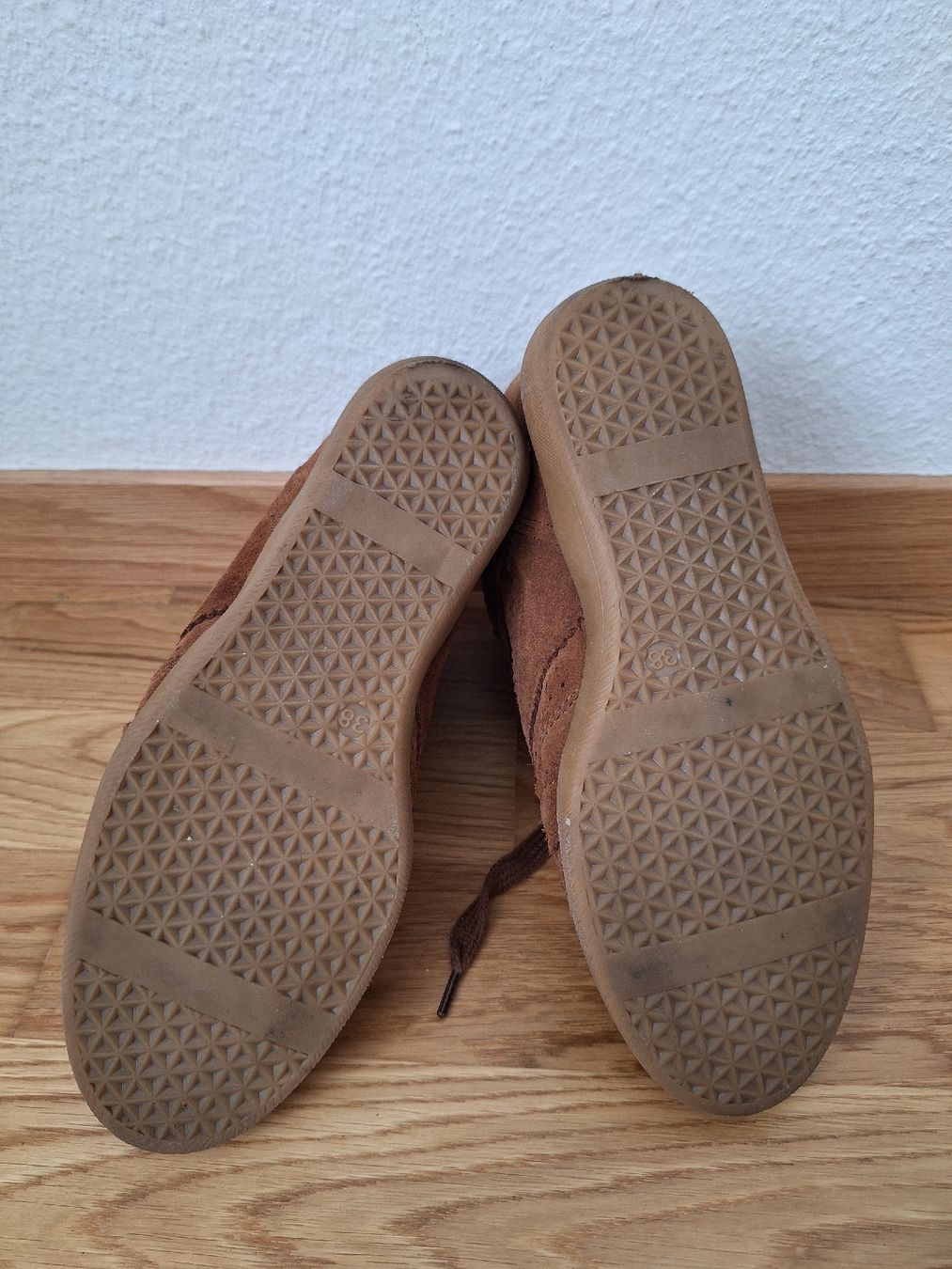 Scarpe da donna: Wildleder Sneaker-Wedges, Grösse 38 – Usato da Lyss venduto da _misa 4