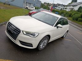 Audi A3 Sportback 1.4 TFSI Attraction Sommerauto Weiss</b>