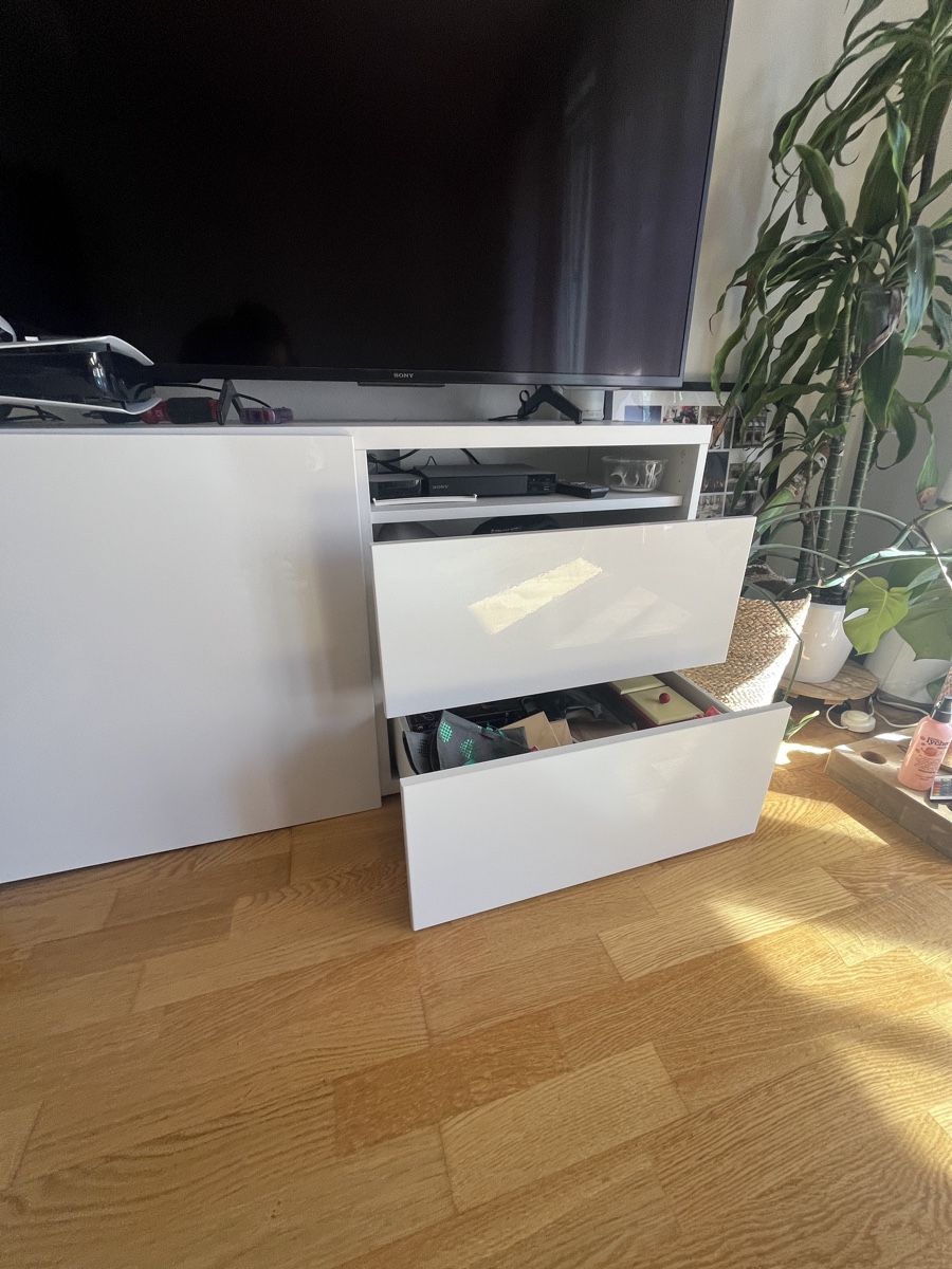 Ikea Mobili TV: BESTA TV Möbel Ikea, Top Zustand, Weiss – Usato da Bern venduto da and_c6q2 2